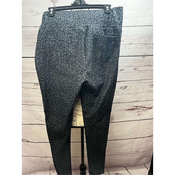 Agnes & Dora XXL black with gray animal print spots, stretchy skinny pants - 304 - Picture 2 of 5